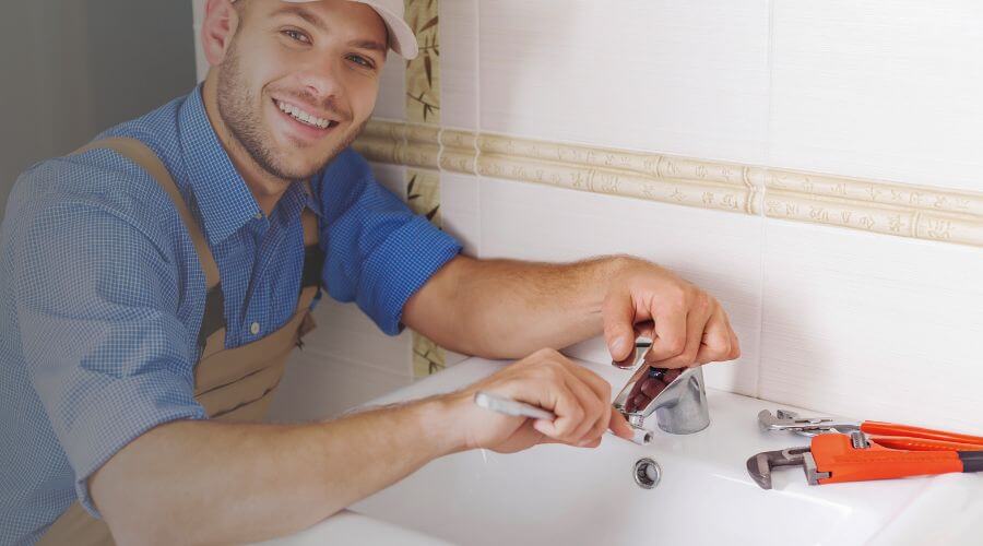 Professional clogged drains services in Windom, TX